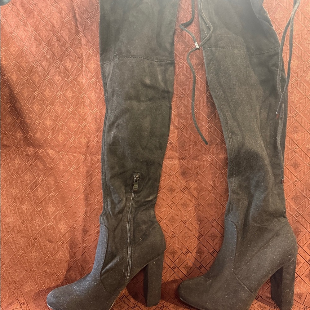 Black Women's Suede Block Heel Boots